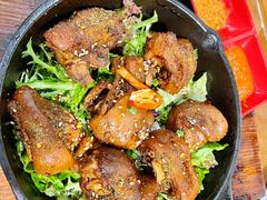 香辣烤猪蹄-雀舞云南菜(天津天河城购物中心店)