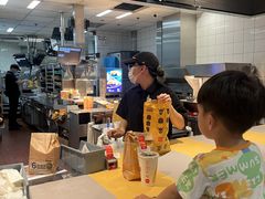 -麦当劳甜品站(高德置地广场春广场店)