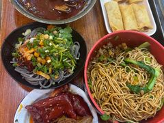 -爆炸头阿姨小四川正宗川味小吃(无任何分店)