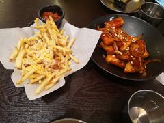 芝士薯条-机器人火炉披萨