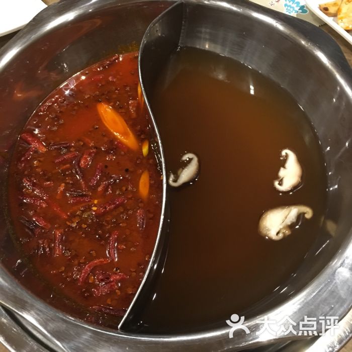 云南斑鱼火锅图片