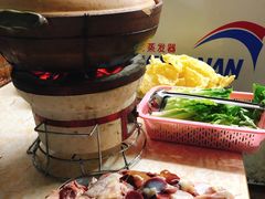 炭炉果鸡煲-威邵鸡煲(西华路总店)