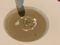 蘑菇松露鸡肉汤-圣丰索菲特·法国餐厅