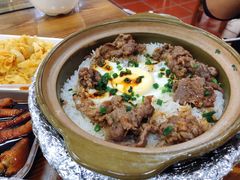 窝蛋牛肉煲仔饭-崖口煲仔饭
