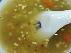 -王拐拐热干面·武汉三鲜豆皮(徐家汇店)