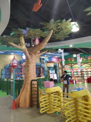 -维佳童话镇演出现场(徐东店)