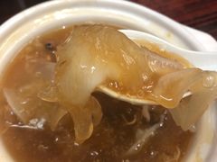 海参花胶特大鱼翅-添發碗仔翅美食