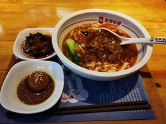 -呷佬·长沙手工米粉(金沙江路店)