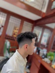 -尼特斯男士发型馆
