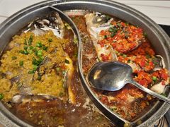 -阿瓦山寨·湘菜现炒·剁椒鱼头王(咸阳总店)