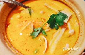 Tom Yum Seafood Soup (Single Portion)