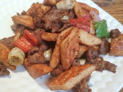 家乡囊炒肉-阿里家·新疆烤肉酒場 by MIG
