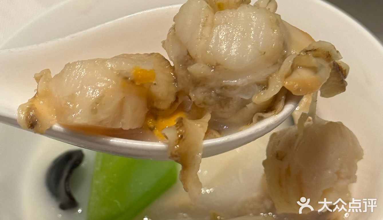 哦莫!发现一家巨大的餐厅別!