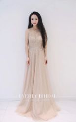 -现代经典婚纱摄影