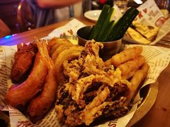 特色洛奇小吃拼盘-MR.ROCKY洛奇先生RESTAURANT&BAR(宝安壹方城店)
