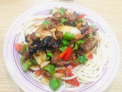 -歹歹的加个面过油肉拌面