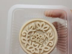 北海道牛奶桃山皮流心月饼-北京建国饭店四季中餐厅