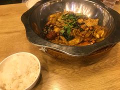 -愉肴麻辣香锅(中山路店)