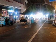 -吴山路夜市