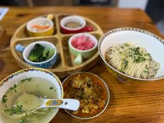 -裕兴记·蟹黄面馆养育巷精选店面馆