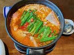 鱼肉辣白菜锅-笑福亭料理小馆(解放碑店)