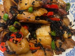 -头上红煨盐鸡·非遗院子餐厅
