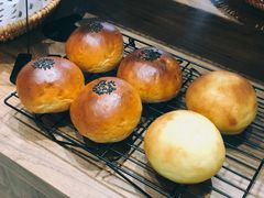 -沁屋面包店(人民东路店)