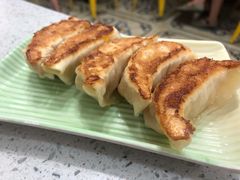 玉米鲜肉煎饺-芬芳甜品(同福路店)