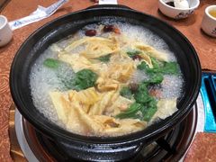 -濠轩阁特色生蚝火锅(水湾路店)