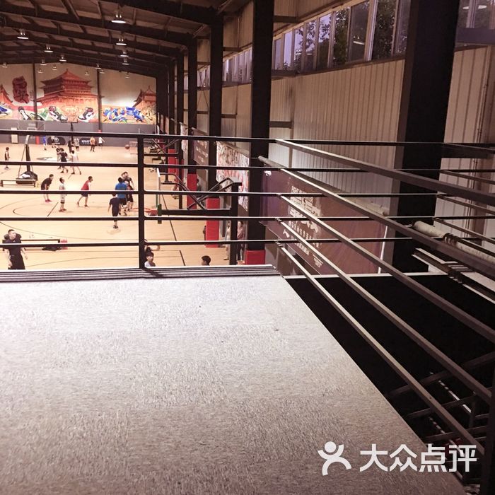 抛物线篮球公园