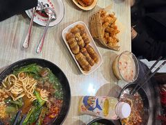 -爆炸头阿姨小四川正宗川味小吃(无任何分店)