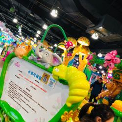 -维佳童话镇演出现场(徐东店)