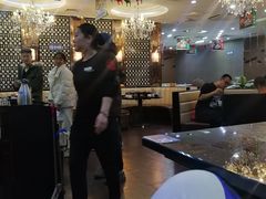 有些服务态度有待提高。-江边城外烤全鱼(龙德广场店)