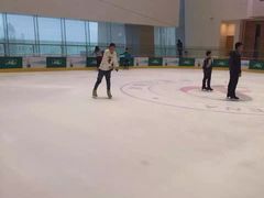 -冰纷万象滑冰场(二七万象城店)