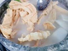 -墨脱石锅椰子鸡•香草鸭•东山羊(大东海店)