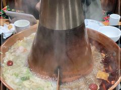 -果松木炭酸菜铜火锅·外婆参鸡汤