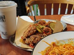 韩式甜辣炸鸡翅-魏斯理汉堡(西安沣东吾悦店)