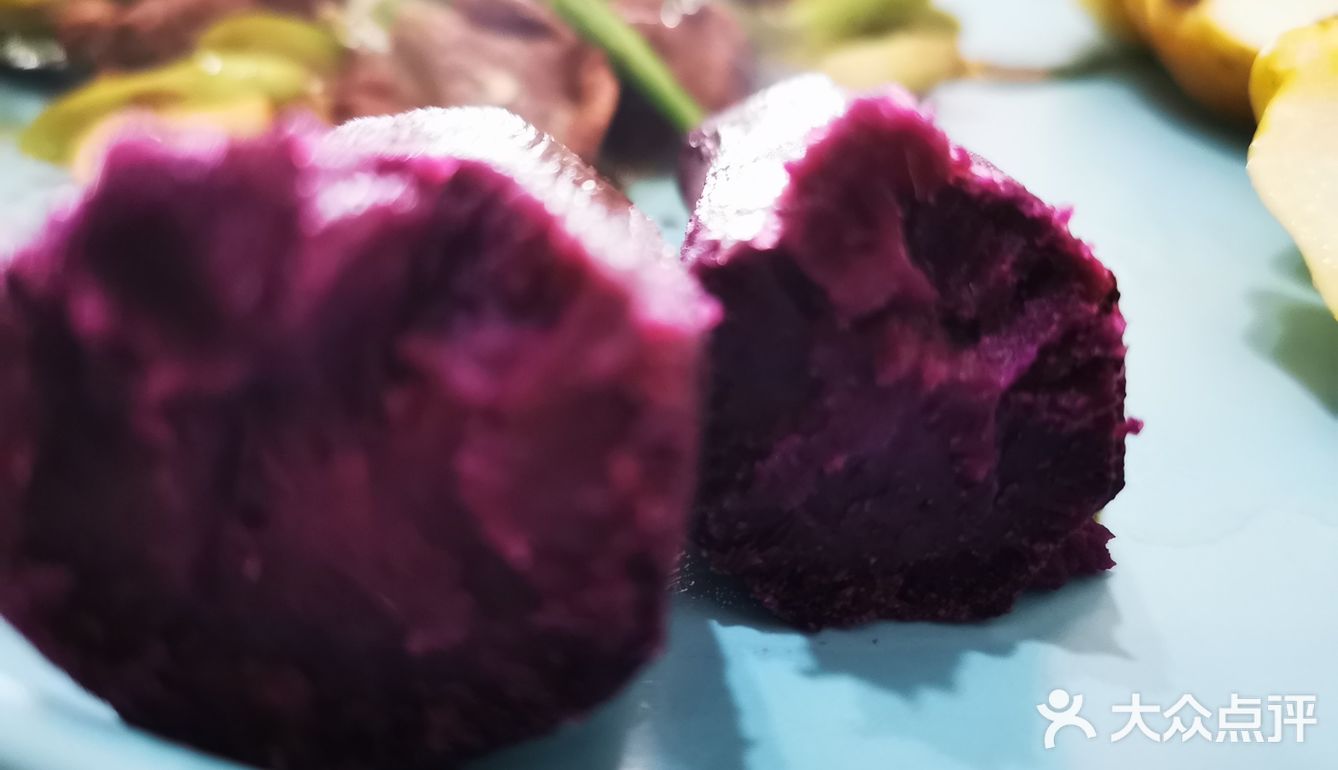 地址特仑苏牛奶一盒，高颜值紫薯一块儿