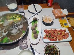 -乡土黄·鲜牛肉火锅·小龙虾(兴业街店)
