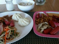 -西安大雁塔科技大学地铁站亚朵酒店