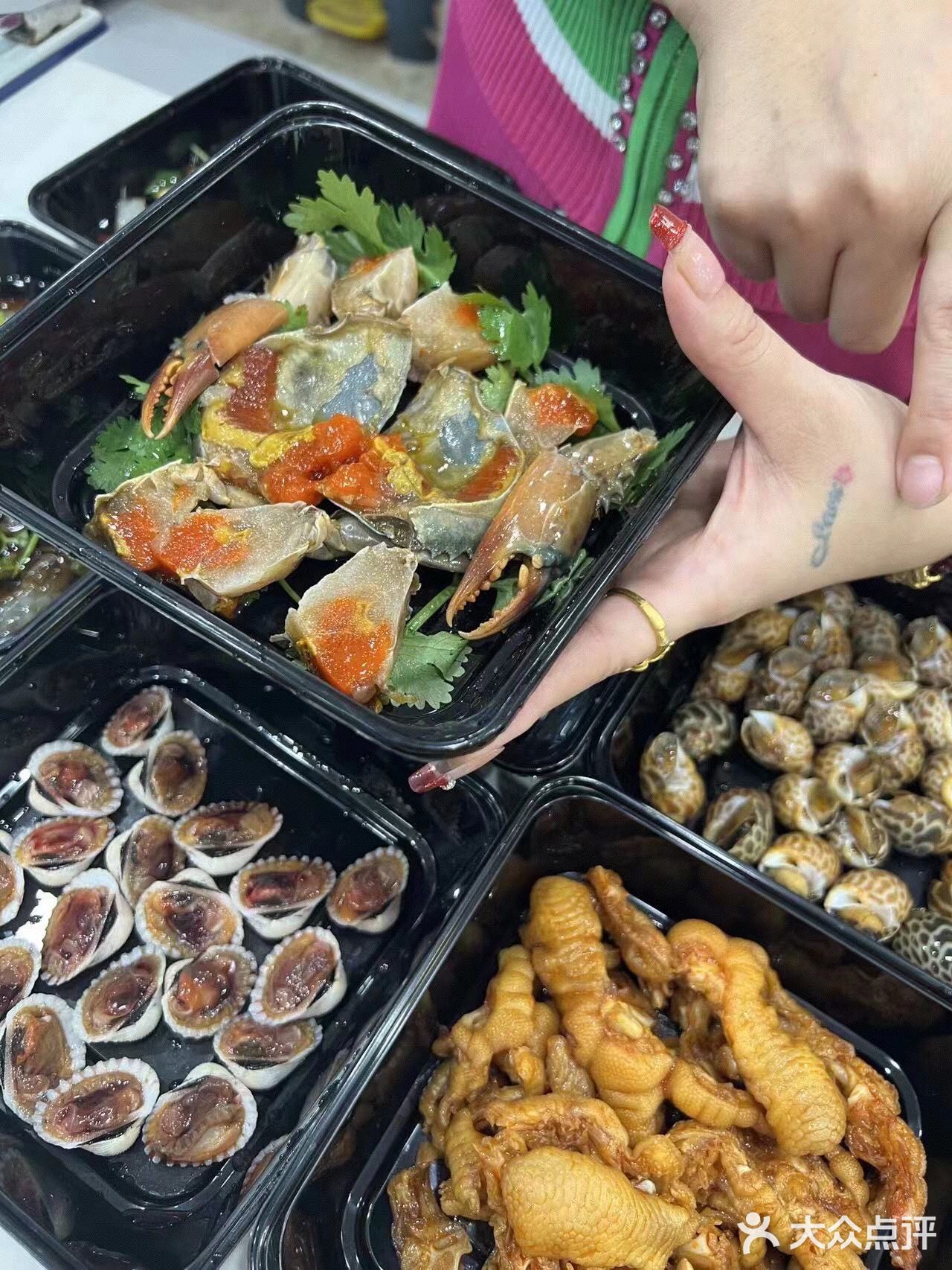 第一次就吃到了味道超棒的潮汕生腌～