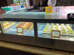 面包甜点陈列柜-白天鹅宾馆·流浮阁咖啡厅