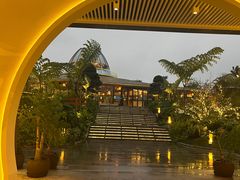 -茅草房·河畔园林火锅