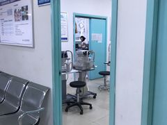 -上海大学附属上海和平眼科医院