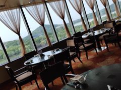 -上海佘山世茂艾美酒店
