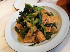 -老周家酱卤猪蹄私房菜(克拉玛依西街店)