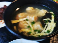 虾仁云吞-河畔春天时尚餐厅