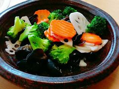 -关东小磨东北菜(上海长风大悦城店)