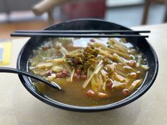 -龙记桂林米粉(财满街店)