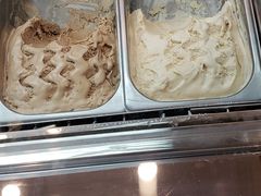 -红宝石·鲜奶小方·海派西点房(南丹店)